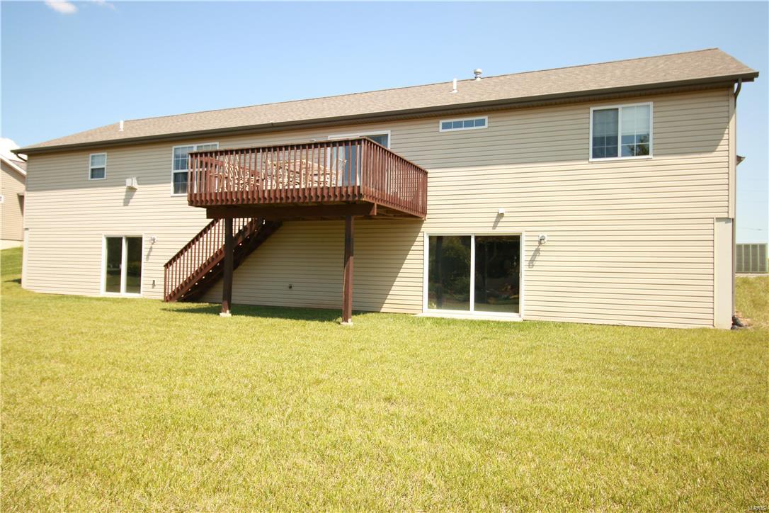 437 Mockingbird Lane Waterloo, IL 62298 - Photo 4 of 32