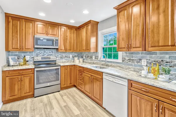 $4,650 | 10700 John Turley Place, Fairfax, VA 22032