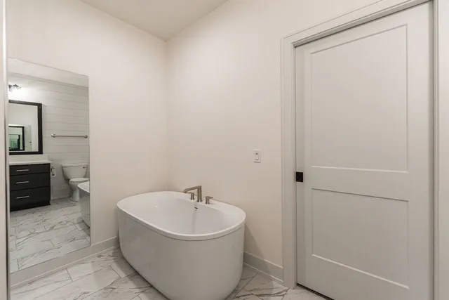 $296,900 | 60 Kloe Lane, Unit 60, Sycamore, IL 60178