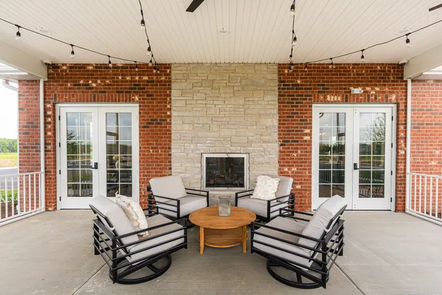 $296,900 | 60 Kloe Lane, Unit 60, Sycamore, IL 60178