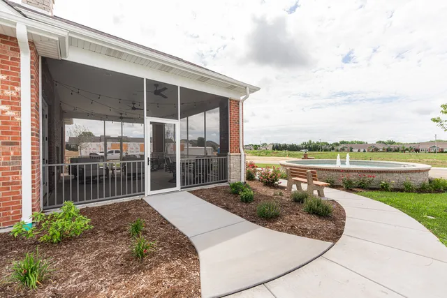 $296,900 | 60 Kloe Lane, Unit 60, Sycamore, IL 60178