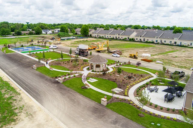 $296,900 | 60 Kloe Lane, Unit 60, Sycamore, IL 60178