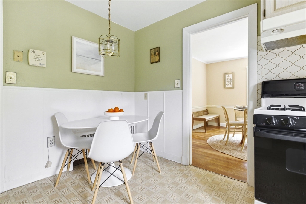 231 Moss Hill Road Boston, MA 02130 - Photo 11 of 34