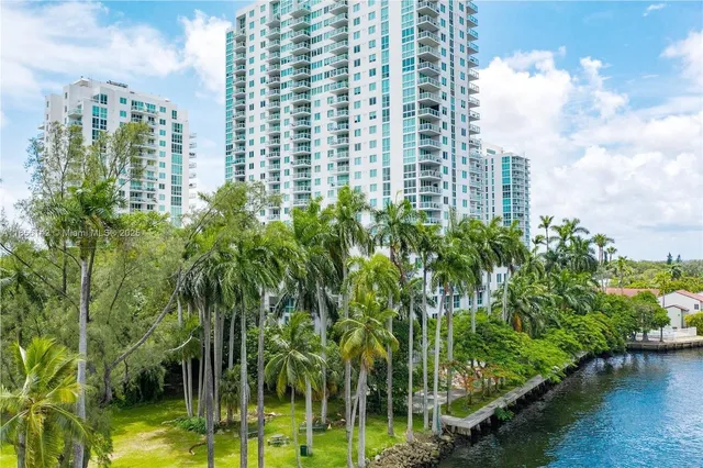 $3,900 | 1861 Northwest S River Drive, Unit 1505, Miami, FL 33125