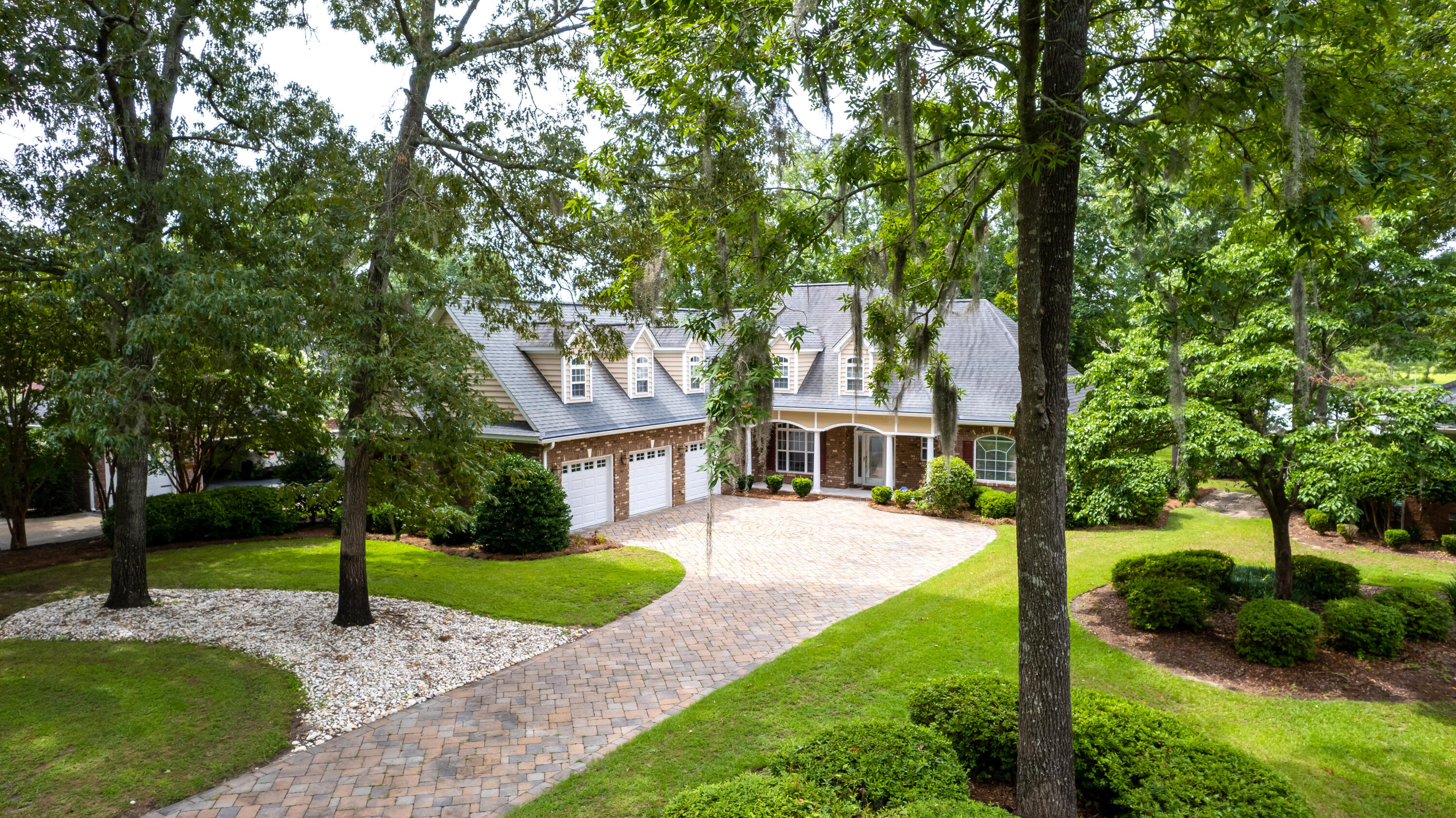 33 Ridge Lake Drive Manning, SC 29102 - Photo 1 of 45 Front Main