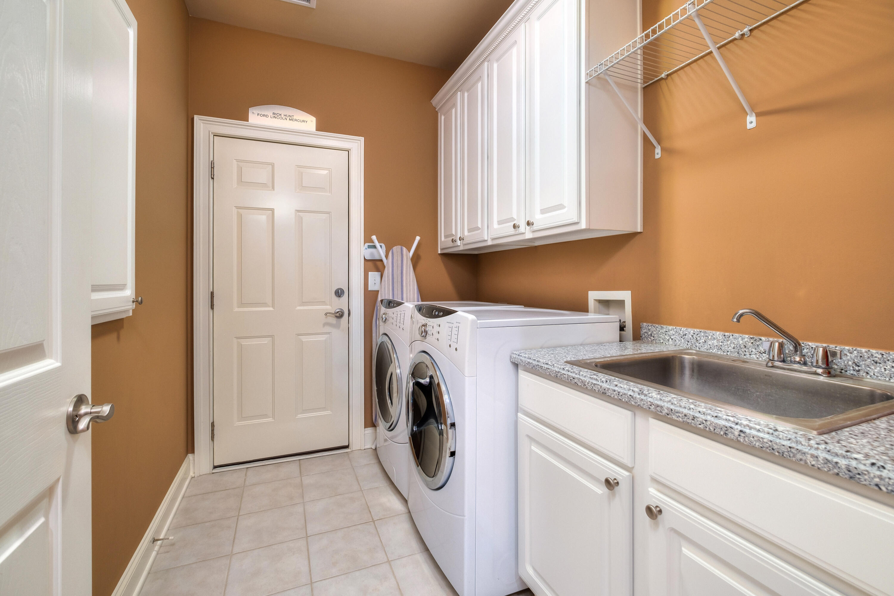 33 Ridge Lake Drive Manning, SC 29102 - Photo 35 of 45 Laundry