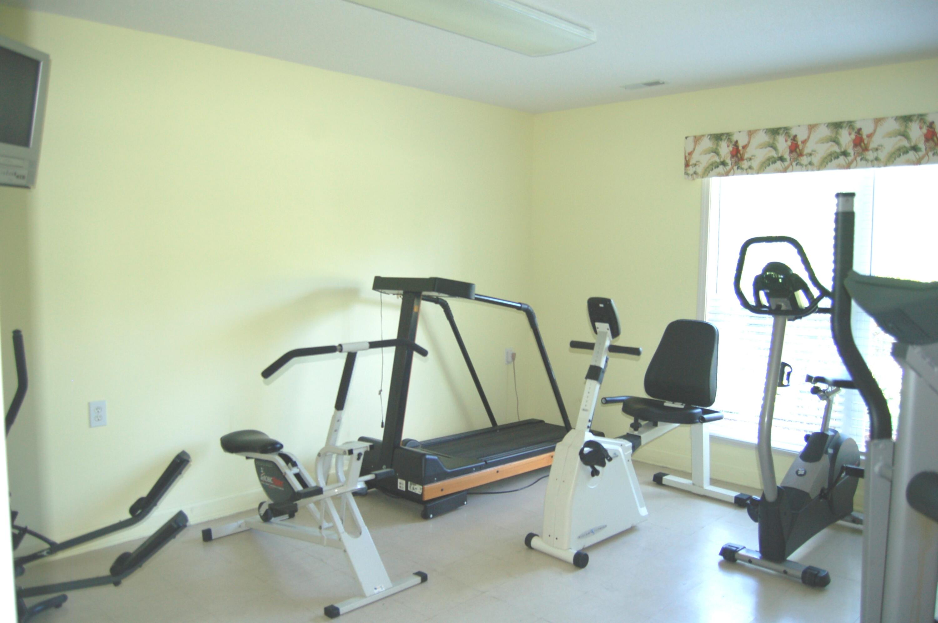 33 Ridge Lake Drive Manning, SC 29102 - Photo 40 of 45 Wyboo fitness room