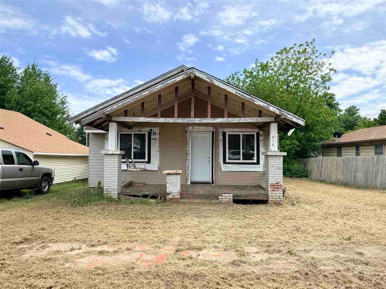 918 Holly Street Perry, OK 73077 - Photo 1 of 10 Gallery Image 1