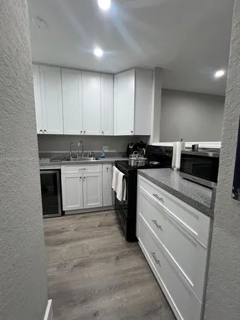$2,200 | 1432 South Lakeside Drive, Unit 5, Lake Worth, FL 33460