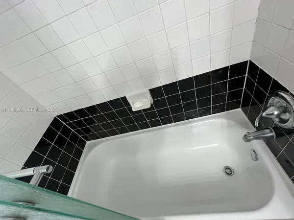 $2,200 | 1432 South Lakeside Drive, Unit 5, Lake Worth, FL 33460