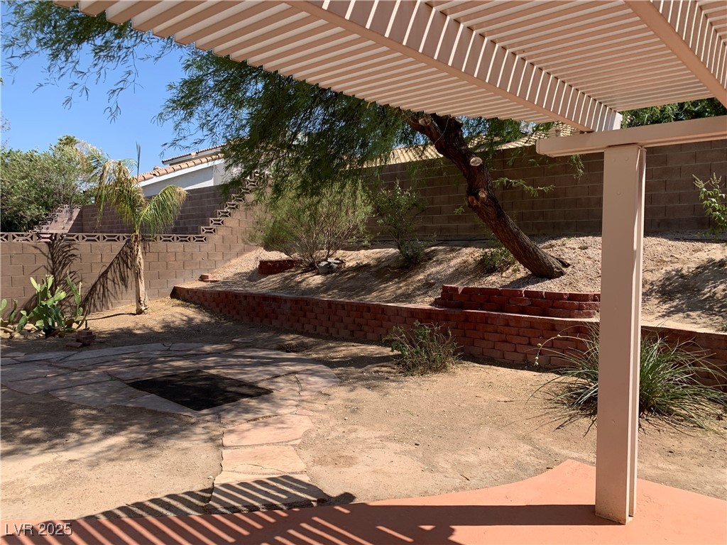 1427 Pathfinder Road Henderson, NV 89014 - Photo 33 of 36 Low maintenance landscape