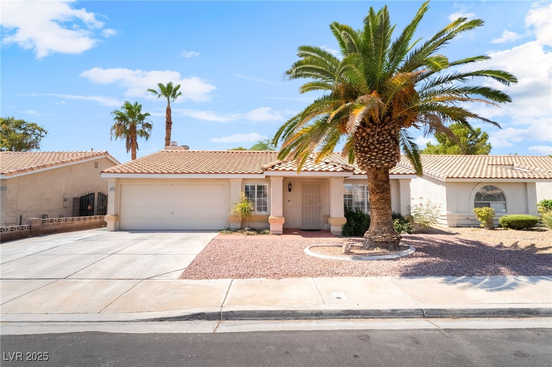 1427 Pathfinder Road Henderson, NV 89014 - Photo 5 of 36