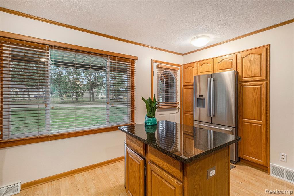 2438 Grove Park Road Fenton, MI 48430 - Photo 15 of 46