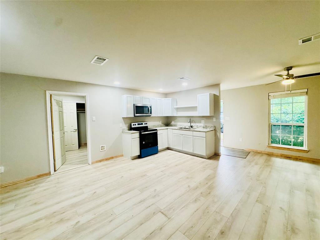 203 Wake Drive Richardson, TX 75081 - Photo 3 of 16