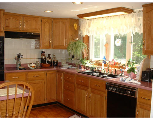 47 Fowler Road Northbridge, MA 01534 - Photo 6 of 12