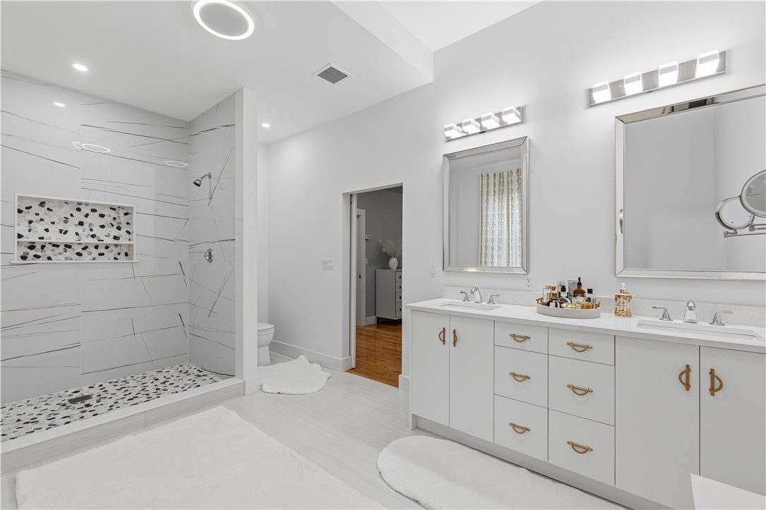 270 Brayton Road Tiverton, RI 02878 - Photo 9 of 26