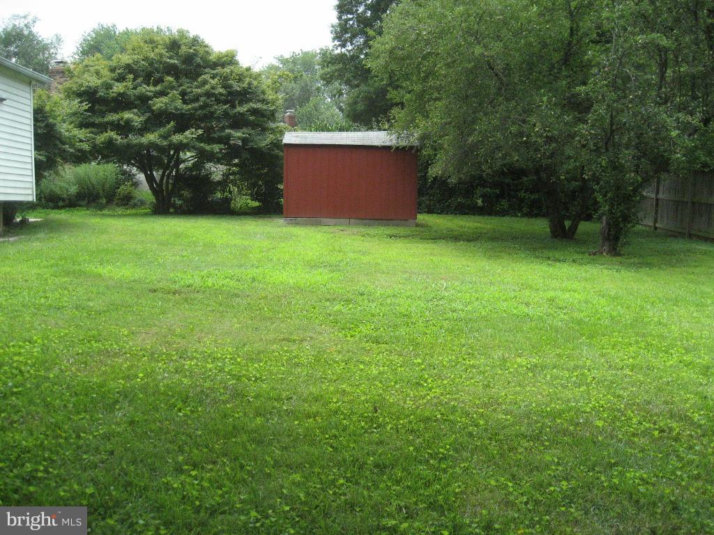 409 Orleans Circle Southwest Vienna, VA 22180 - Photo 21 of 23 a view of a backyard