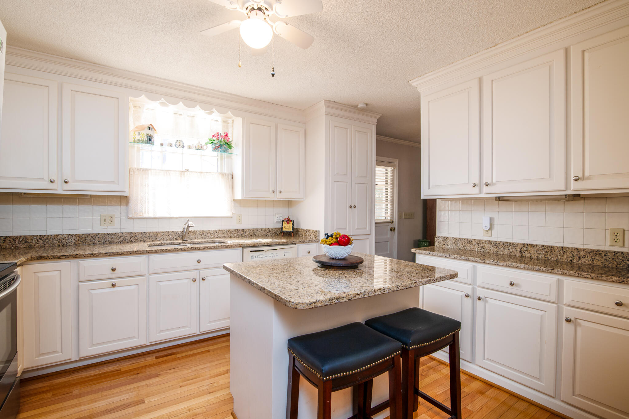 609 Otis Road Walterboro, SC 29488 - Photo 8 of 28 Kitchen