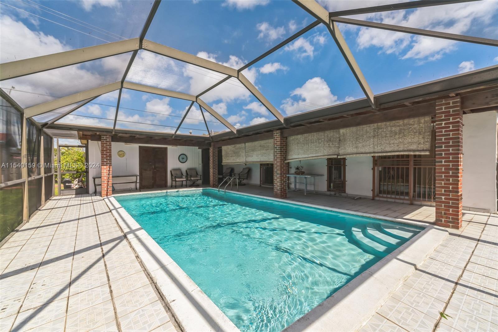 Westchester Miami, FL 33165 - Photo 29 of 30