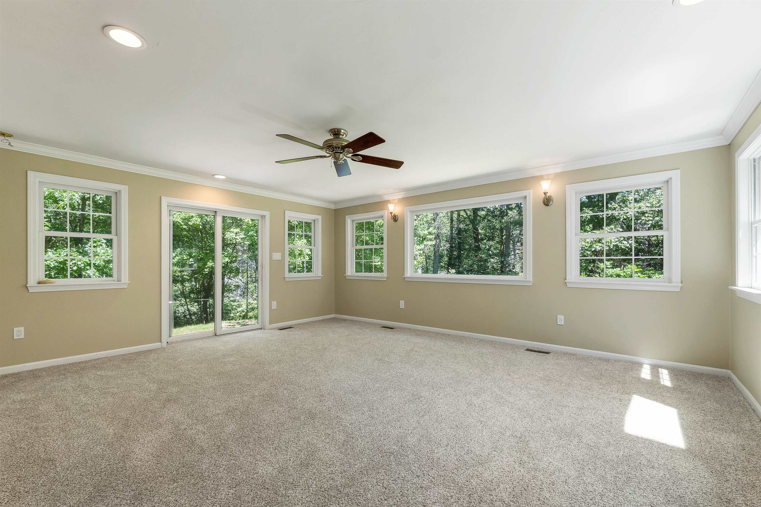 281 New Boston Road Bedford, NH 03110 - Photo 18 of 58 Gallery Image 18