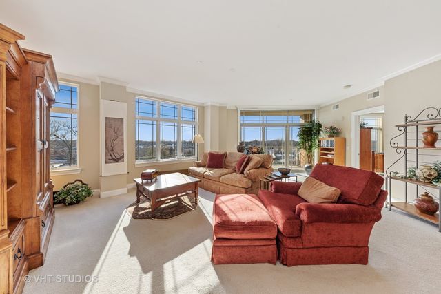 $330,000 | 45 Prairie Park Drive, Unit 406, Wheeling, IL 60090