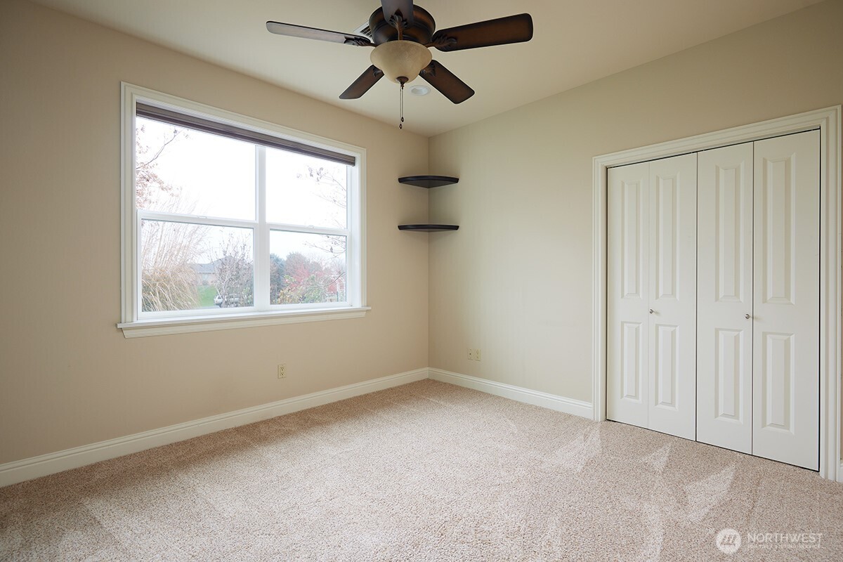 198 Narcissa Place Walla Walla, WA 99362 - Photo 27 of 40 a view of an empty room with a window