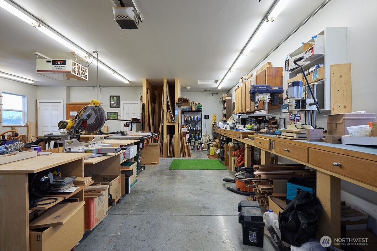 198 Narcissa Place Walla Walla, WA 99362 - Photo 31 of 40 a view of a kitchen with appliances and cabinets