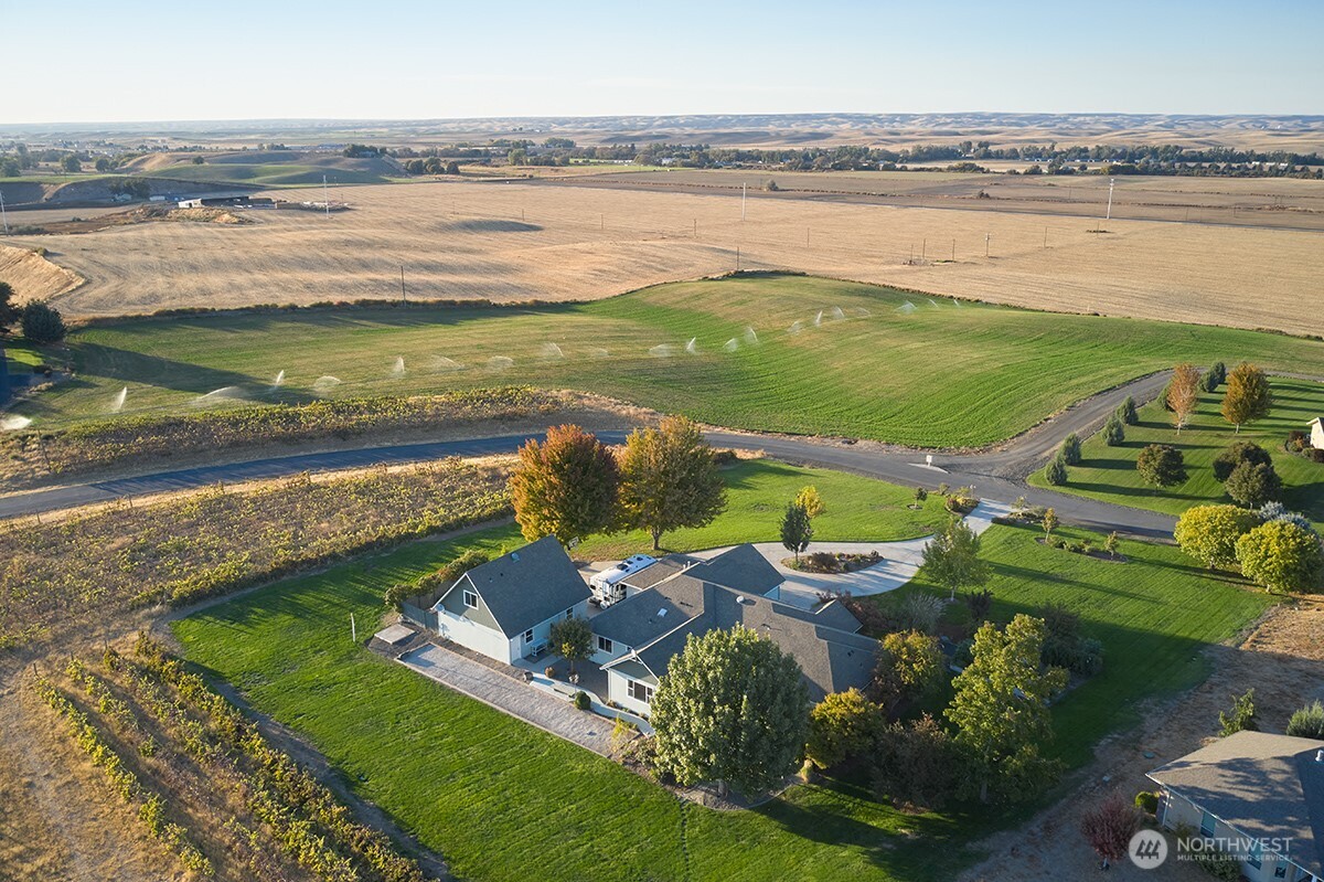 198 Narcissa Place Walla Walla, WA 99362 - Photo 37 of 40 an aerial view of a ocean beach