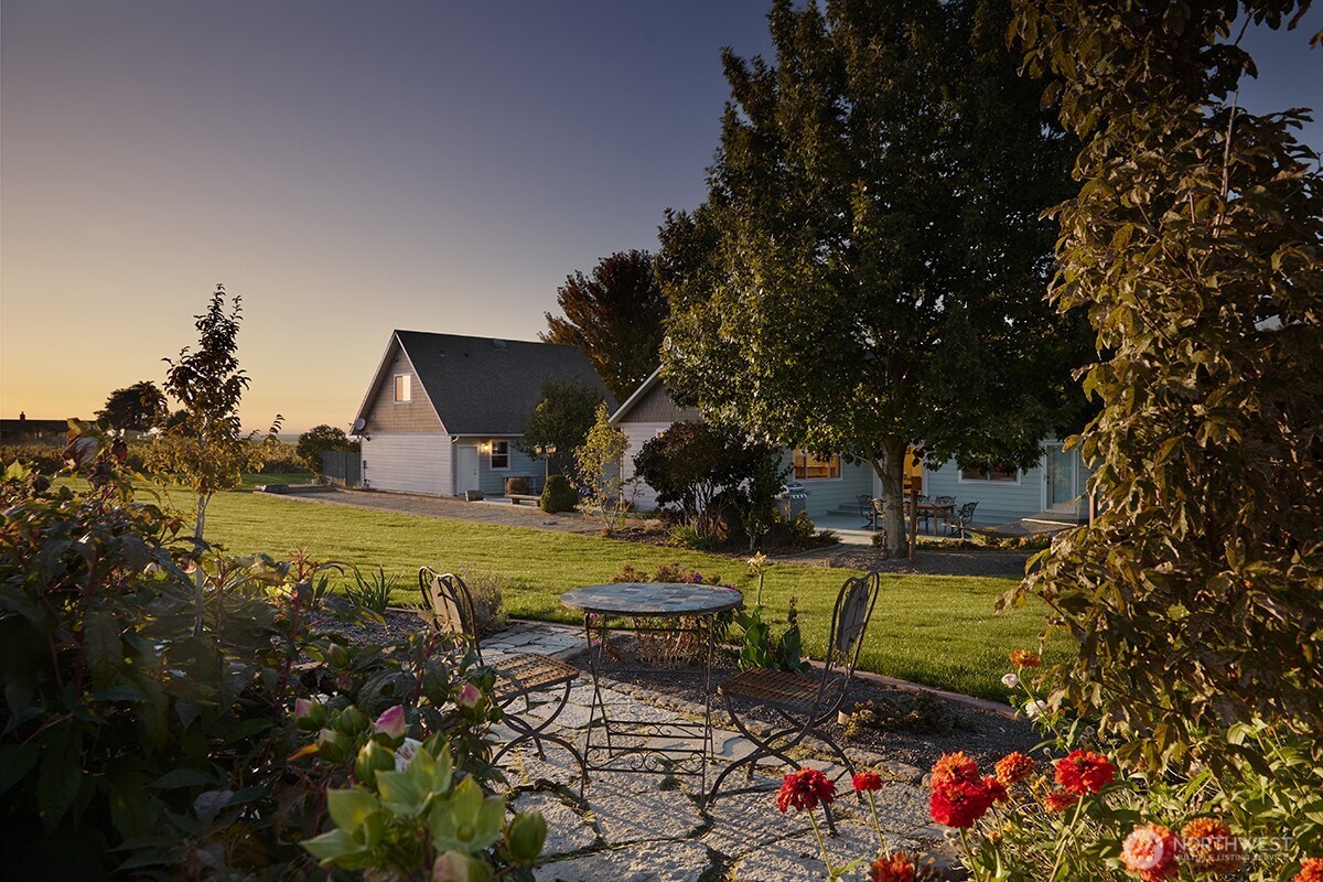 198 Narcissa Place Walla Walla, WA 99362 - Photo 39 of 40 a view of a garden with plants