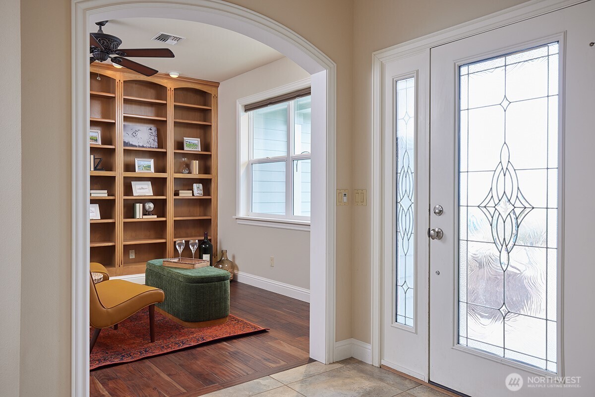 198 Narcissa Place Walla Walla, WA 99362 - Photo 7 of 40 a view of an empty room and a window with outer view