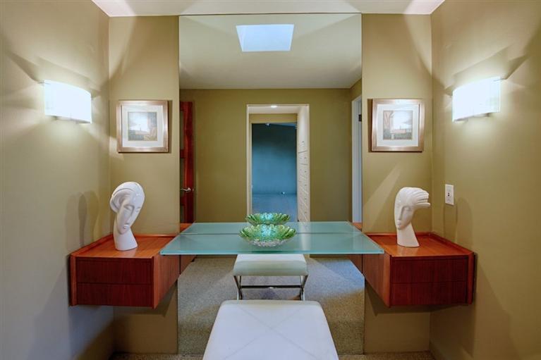 2985 Meyerloa Lane Pasadena, CA 91107 - Photo 20 of 30 a view of lobby with furniture