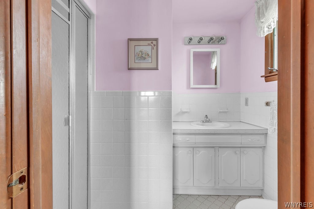 89 Ranch Trail West Amherst, NY 14221 - Photo 26 of 45 Primary Bathroom