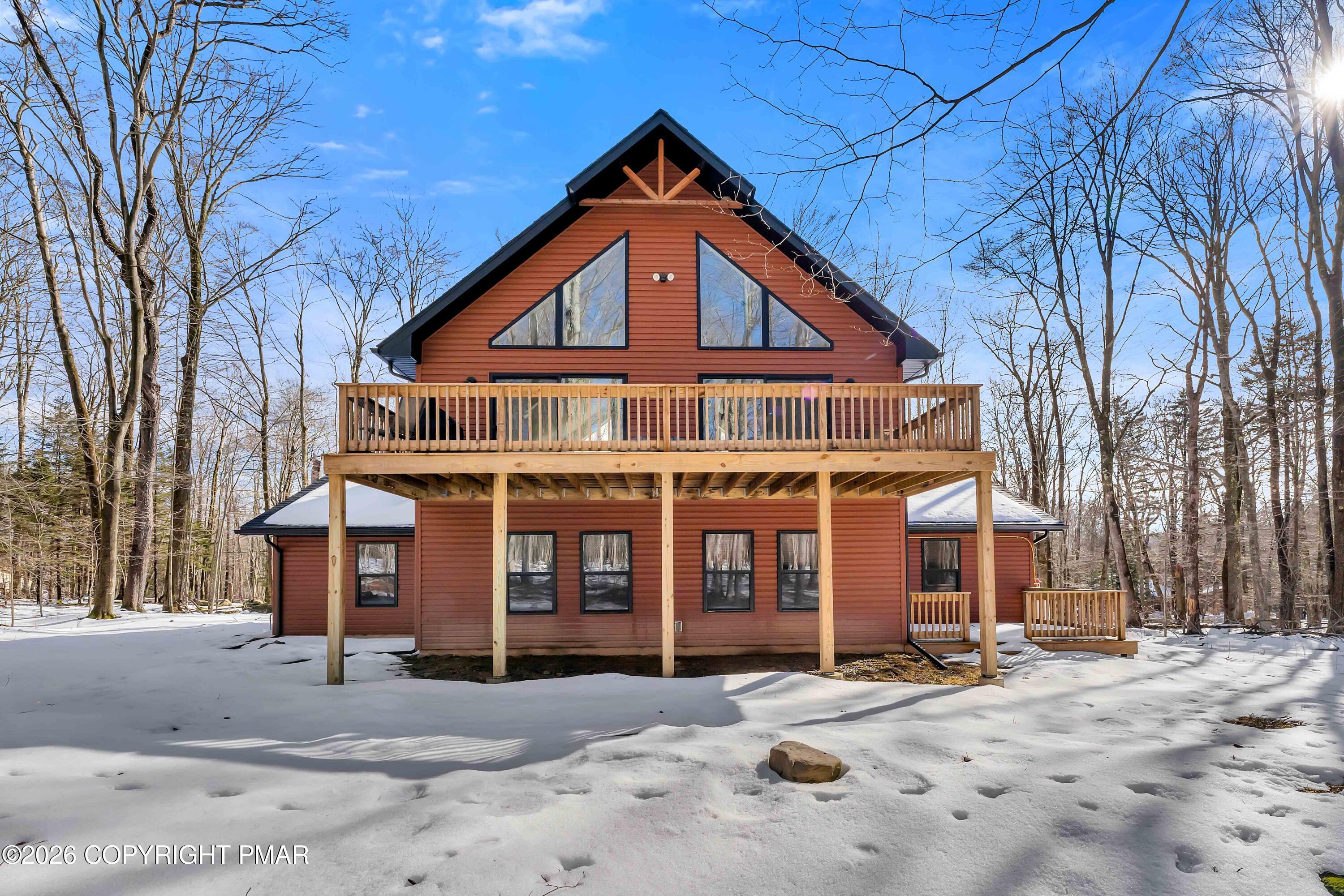 340 King Arthur Road Pocono Lake, PA 18347 - Photo 5 of 78 340 King Arthur Road, Pocono Lake, PA-4