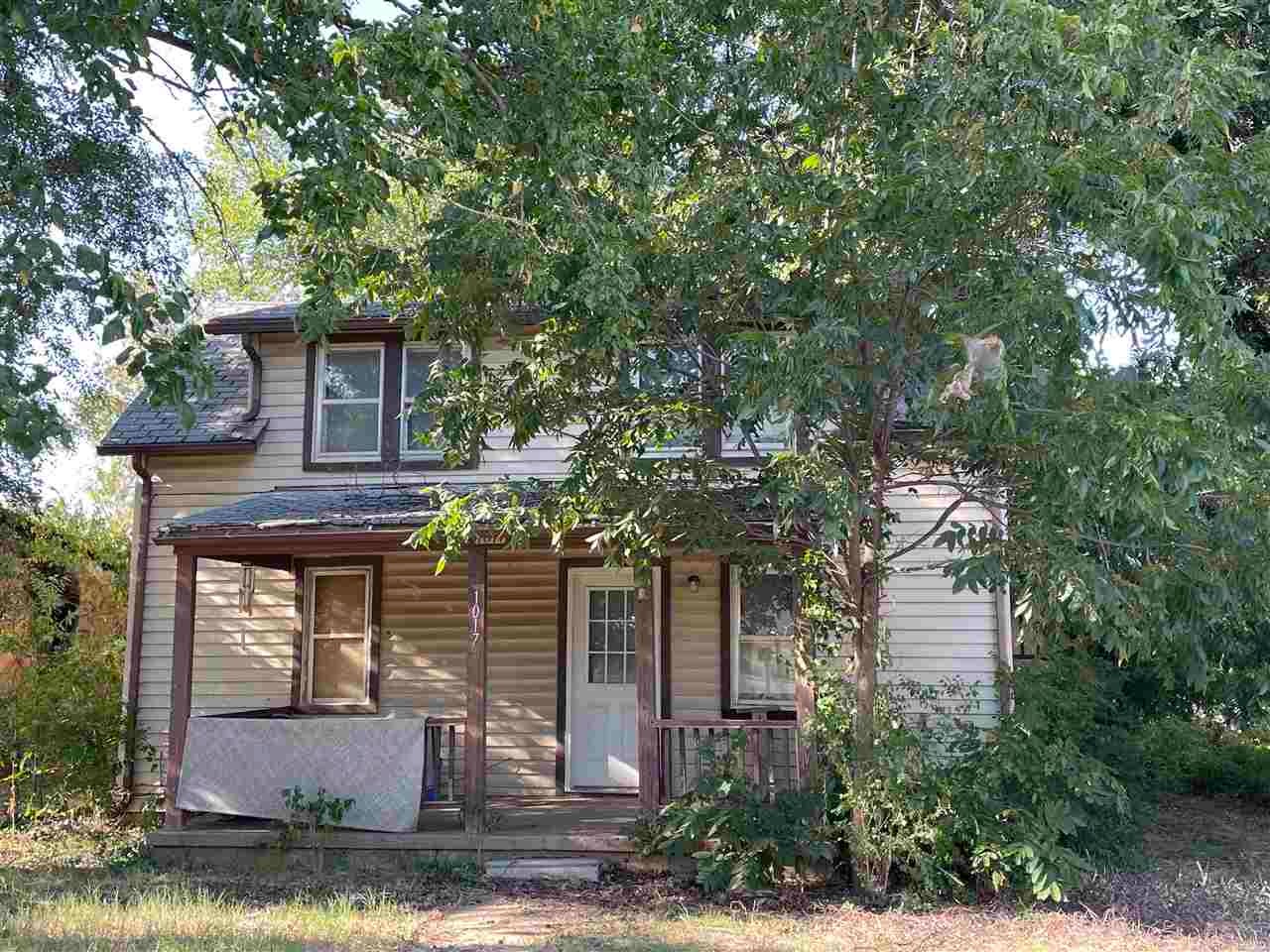 1017 Grove Street Perry, OK 73077 - Photo 1 of 7 Gallery Image 1