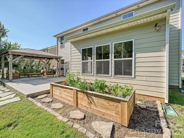 $639,900 | 10440 Paper Birch Drive, Charlotte, NC 28215