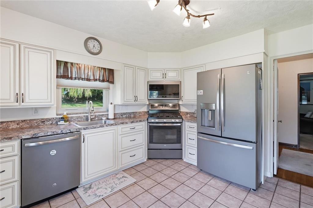 5001 Brownsville Road Pittsburgh, PA 15236 - Photo 15 of 45 Gallery Image 15