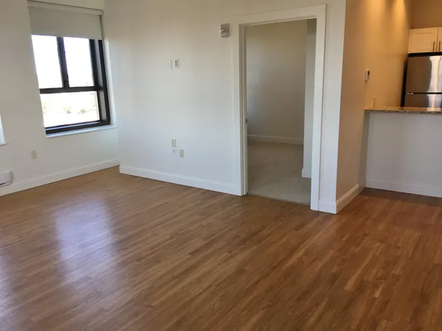 $2,325 | 875 Elm Street, Unit 1005, Manchester, NH 03101