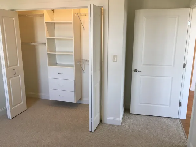 $2,325 | 875 Elm Street, Unit 1005, Manchester, NH 03101