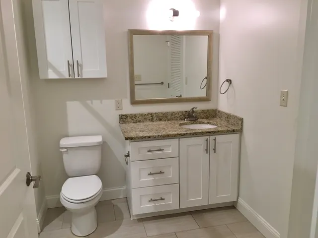 $2,325 | 875 Elm Street, Unit 1005, Manchester, NH 03101