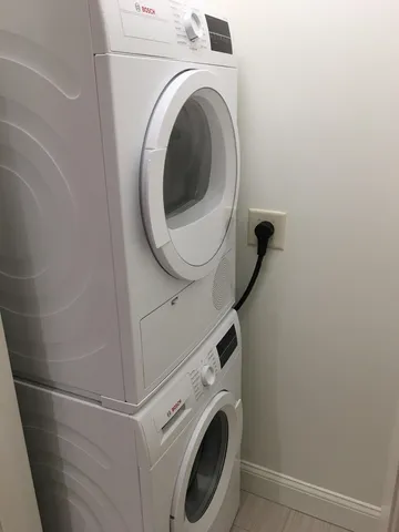 $2,325 | 875 Elm Street, Unit 1005, Manchester, NH 03101