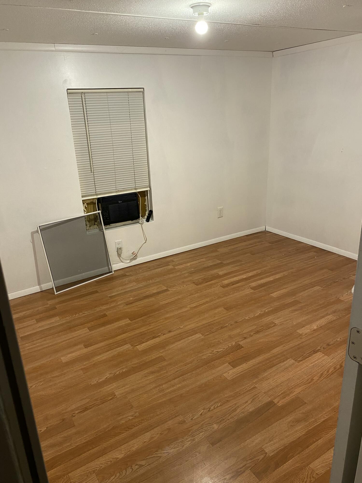 7835 Southeast 60th Drive Okeechobee, FL 34974 - Photo 17 of 35 a view of an empty room