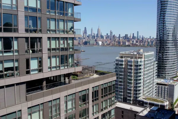 $1,499,000 | 75 Park Lane South, Unit 1407, Jersey City, NJ 07310