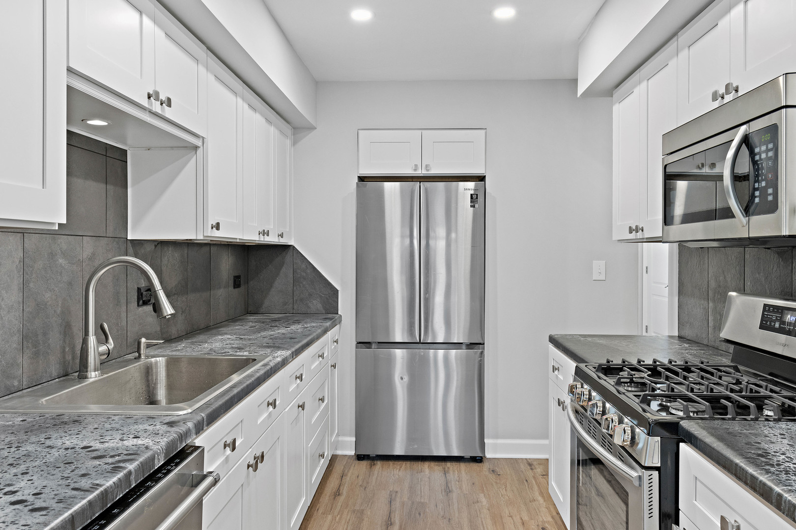 603 South Raven Road Shorewood, IL 60404 - Photo 11 of 28
