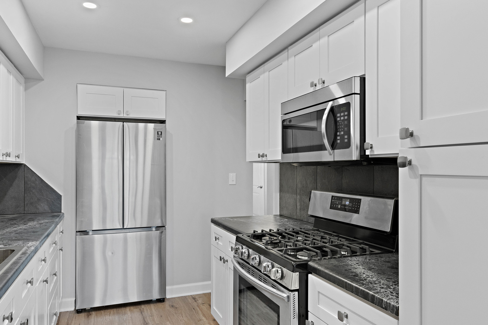 603 South Raven Road Shorewood, IL 60404 - Photo 4 of 28