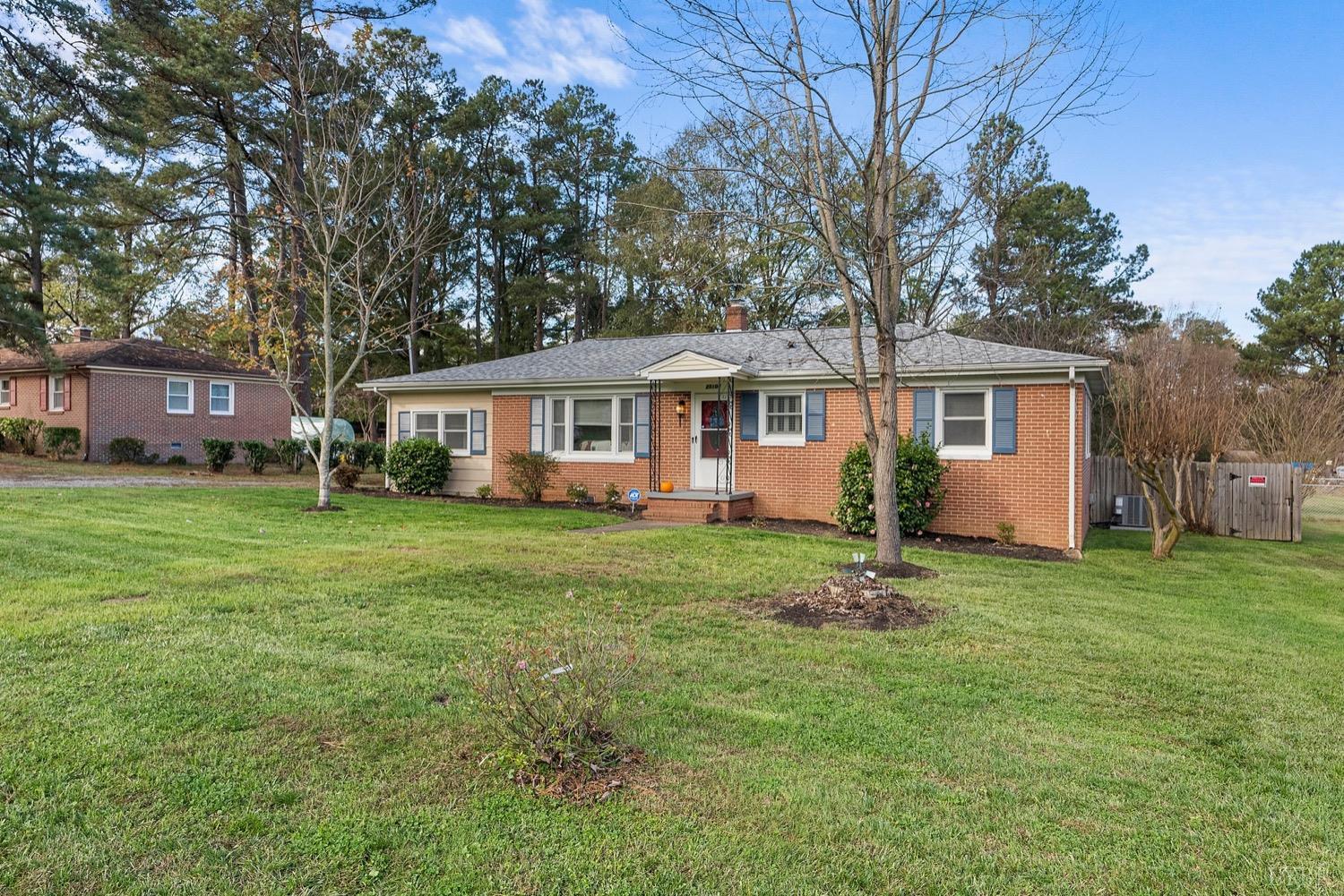 25104 Pinecroft Road Petersburg, VA 23803 - Photo 2 of 28 Gallery Image 2