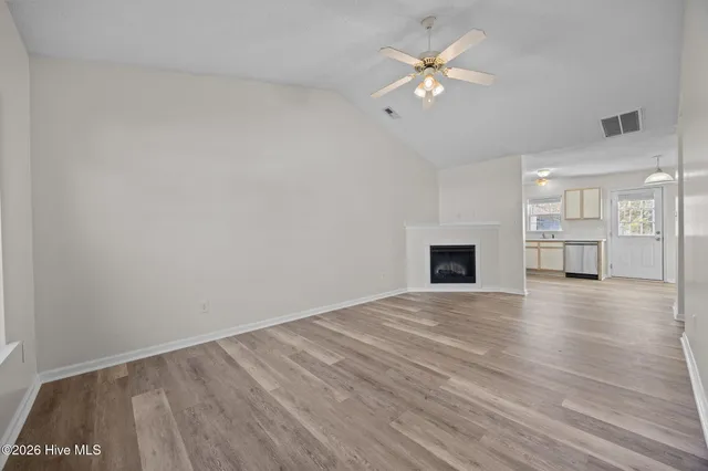 $1,100 | 559 Corbin Street, Jacksonville, NC 28546