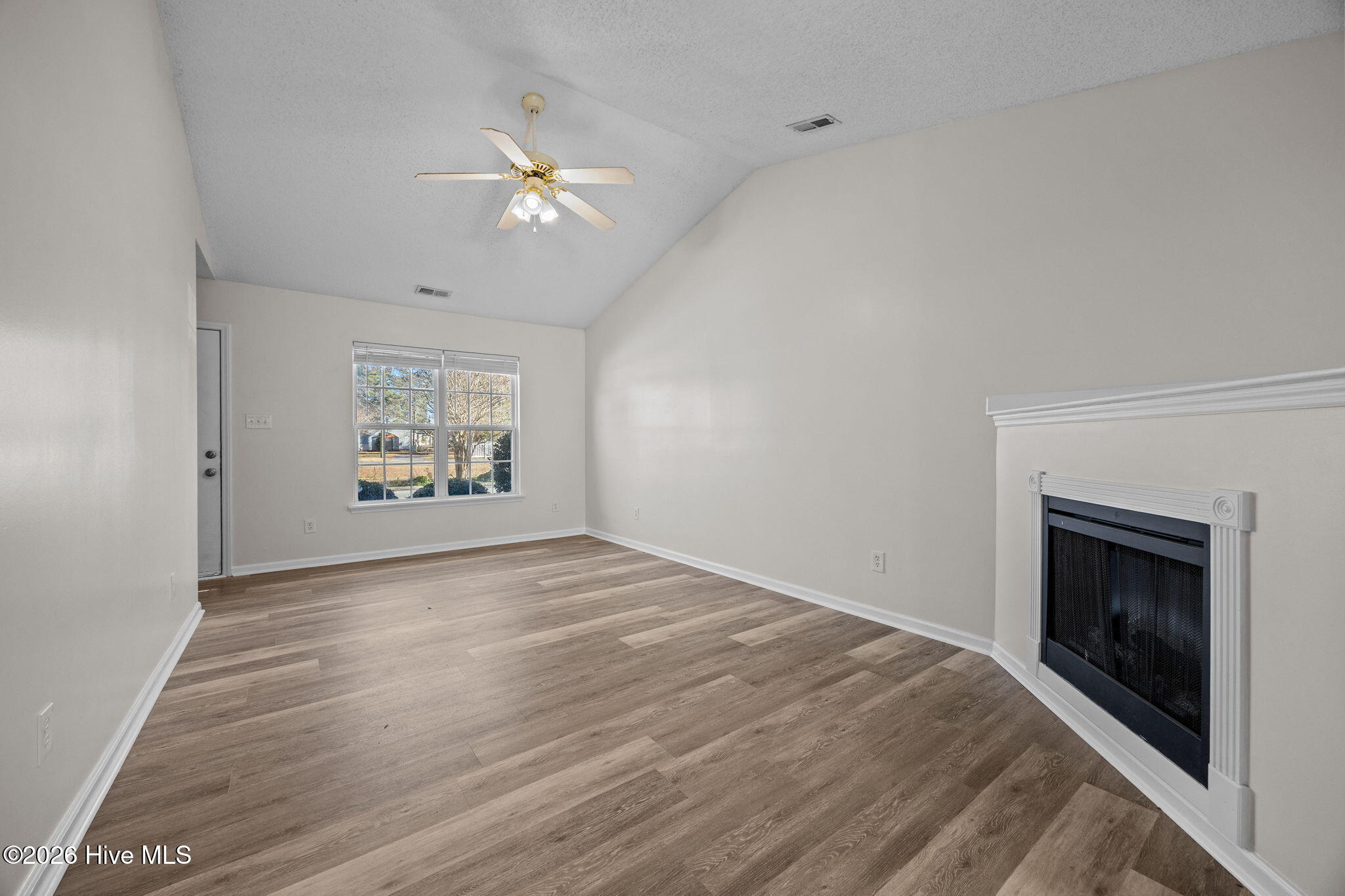 559 Corbin Street Jacksonville, NC 28546 - Photo 3 of 22 7-web-or-mls-559 Corbin St. 9