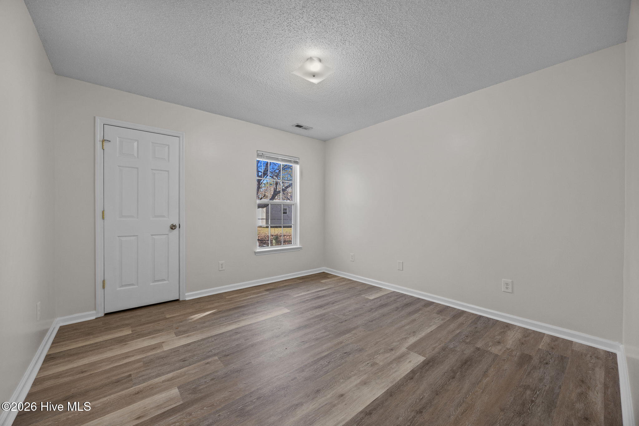 559 Corbin Street Jacksonville, NC 28546 - Photo 8 of 22 16-web-or-mls-559 Corbin St. 36