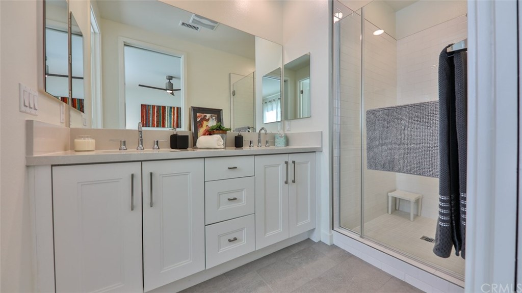 2869 Doheny Way Dana Point, CA 92629 - Photo 18 of 69 En-suite bath at master suite.