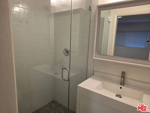 $3,295 | 1833 North Edgemont Street, Unit 1, Los Angeles, CA 90027